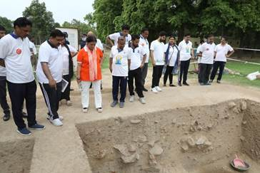 Delhi: Minister Meenakshi Lekhi Inspects Ongoing Excavation at Purana Qila