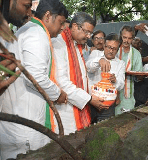 Dharmendra Pradhan Collects Soil from Aurobindo Bhavan as Part of “Meri Mati Mera Desh” Campaign